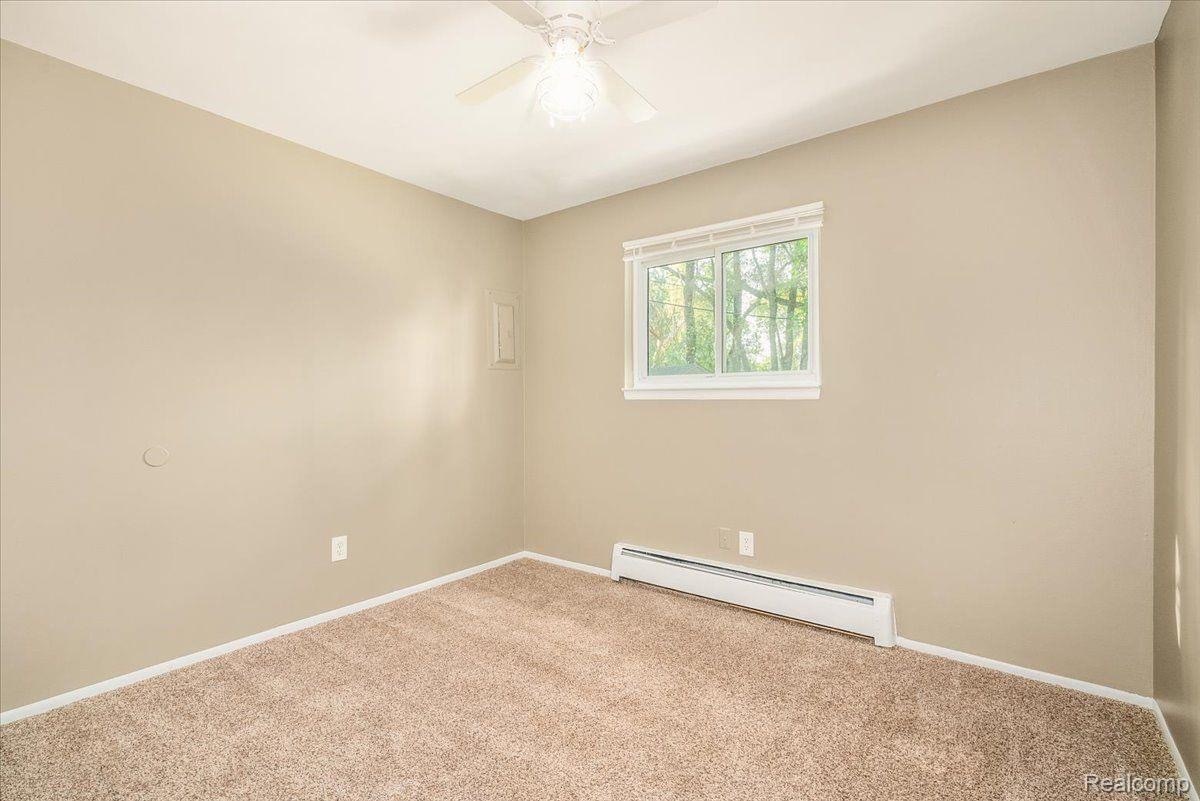 Building Photo - 1656 Parkwood Ave