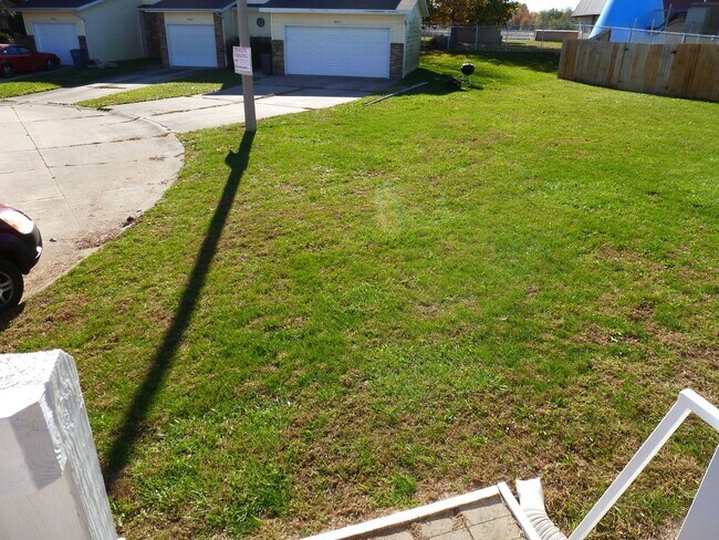 Building Photo - 2002 Middletown Dr