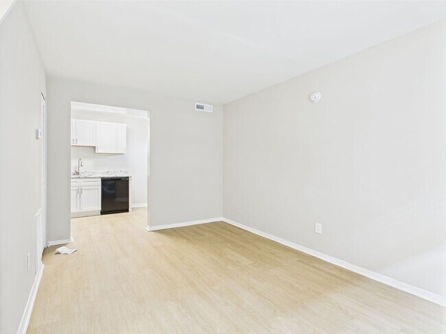 Interior Photo - 27th Townhomes