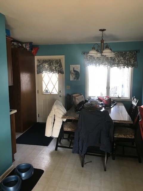 Dining Room - 3660 N Mccord Rd