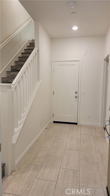 Building Photo - 112 Acamar