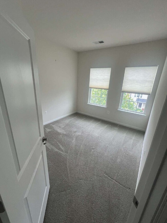 Building Photo - 1642 Dorothy Ln