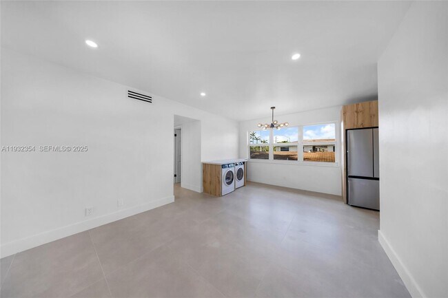 Building Photo - 5195 NE 18th Ave