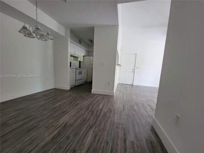 Building Photo - 4844 N State Rd 7