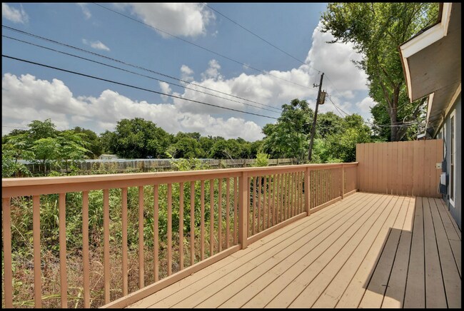 Building Photo - 2003 Kenneth Ave