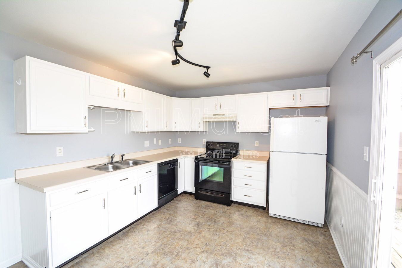 Building Photo - 1994 Falcon Ct