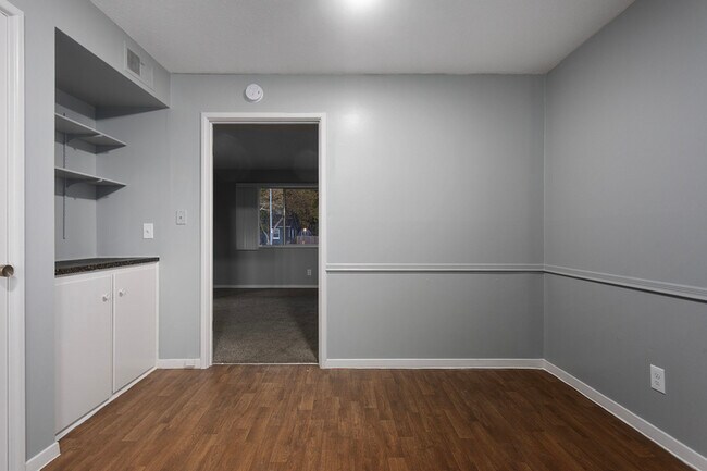 Building Photo - 8700 Wornall Rd