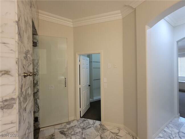 Building Photo - 9338 Wilderness Glen Ave