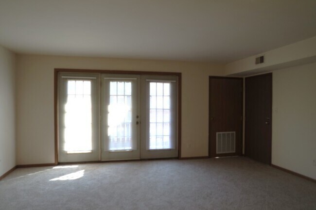 Building Photo - 4120 Williamsburg Ct