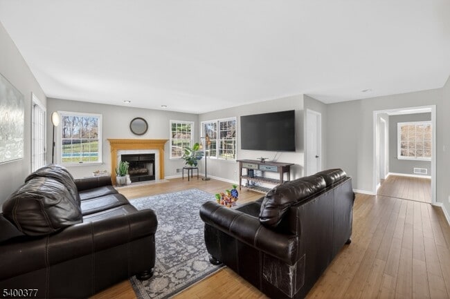 Building Photo - 7 Sun Valley Way