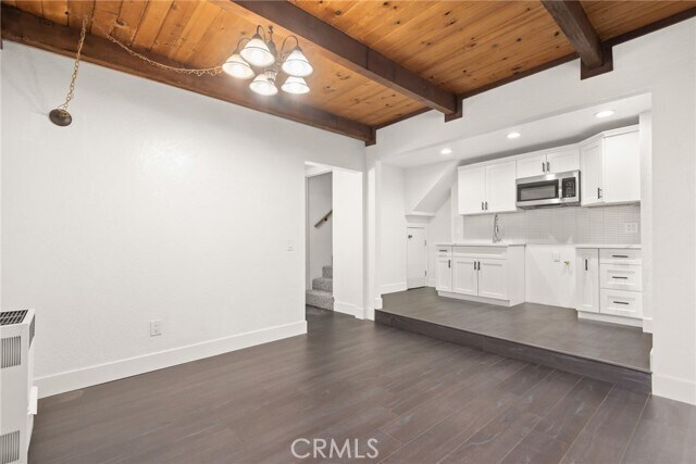 Building Photo - 55305 S Circle Dr