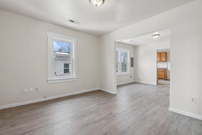 Building Photo - 2 Bedroom Townhouse Apartment- SECTION 8 F...