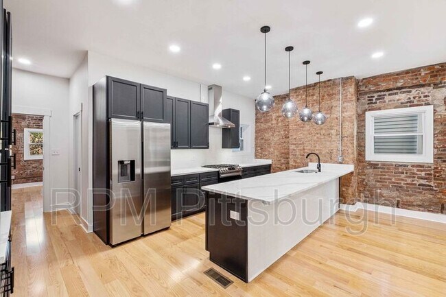 Building Photo - 161 Morewood Ave