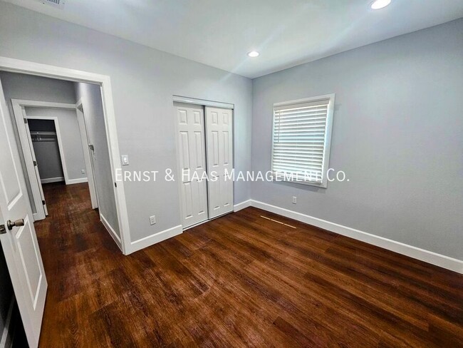 Building Photo - 1551 W 103rd St