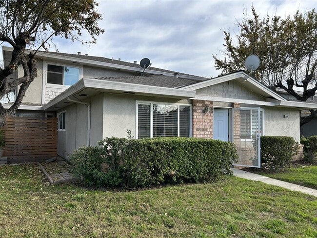 Building Photo - 5486 Tradewinds Walkway