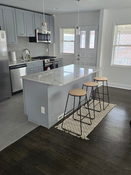 Building Photo - 1511 Woodbourne Ave