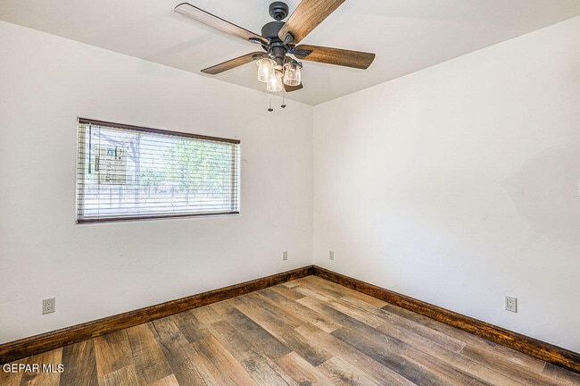 Building Photo - 137 Lanell Dr