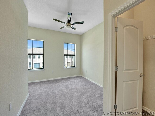 Building Photo - 4825 Chantilly Rd