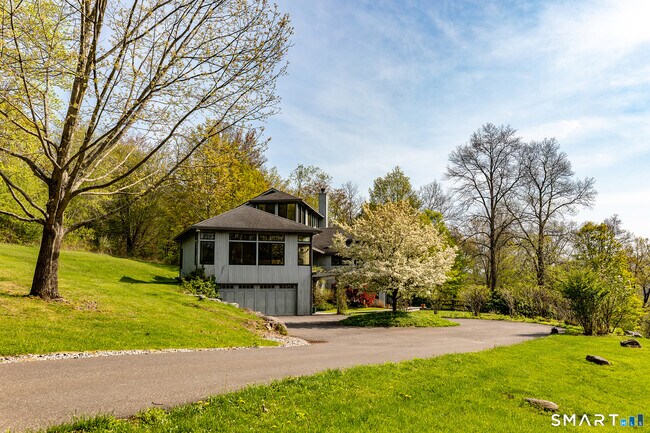 Building Photo - 16 Anderson Acres Rd