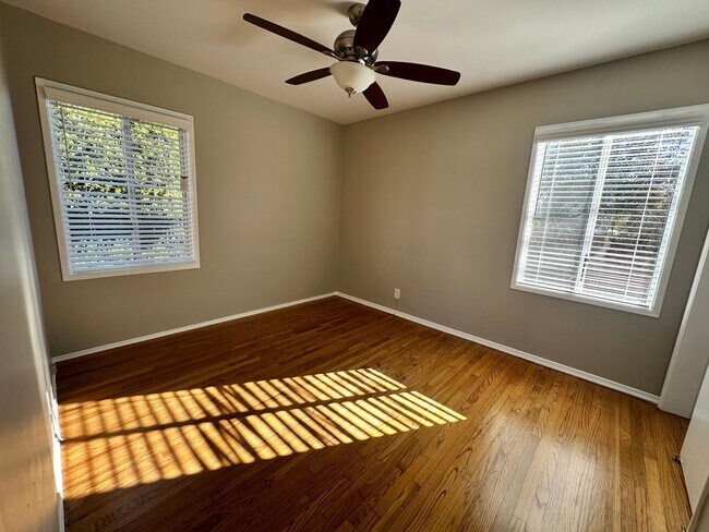 Building Photo - FOR RENT – Charming 3-Bedroom Home in South Torrance