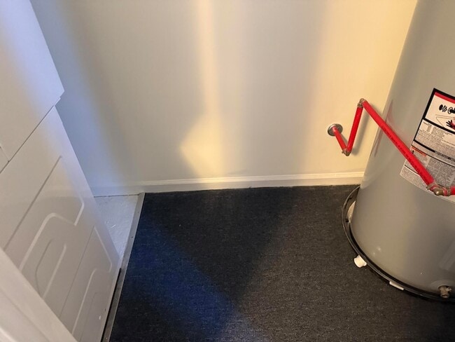 Building Photo - 419 Gibson Ln