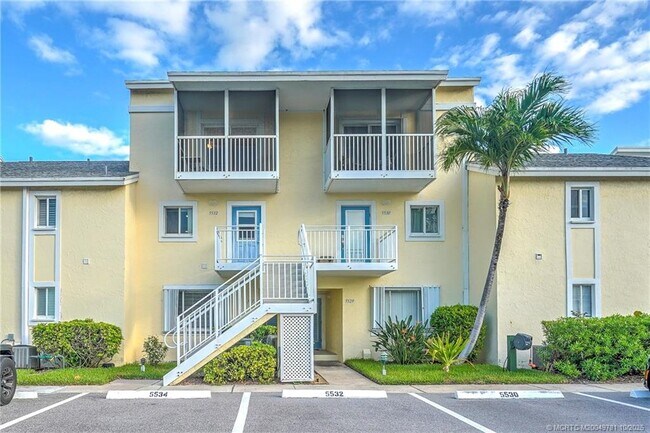 Building Photo - 5532 NE Gulfstream Way