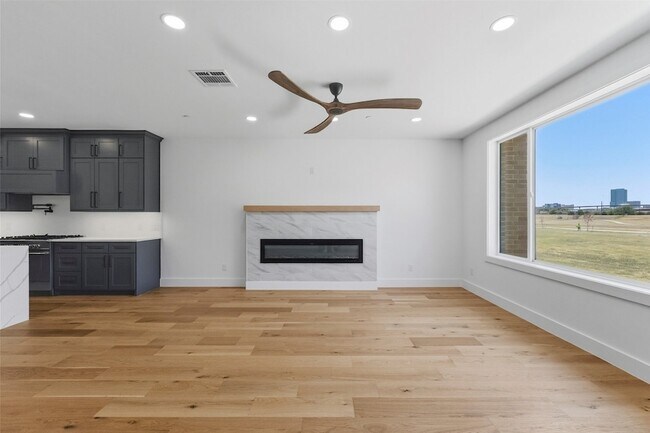 Building Photo - 404 Vista Buena Trl