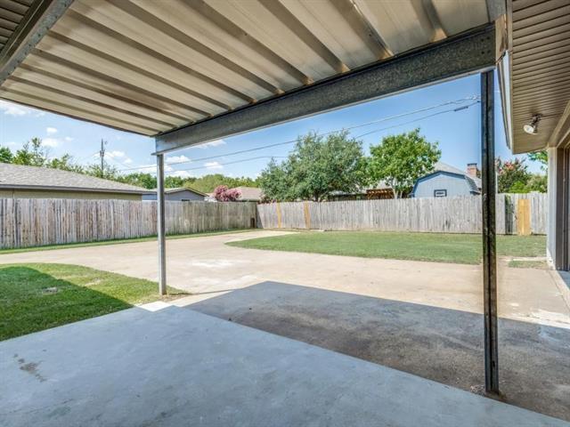 Building Photo - 1718 Crescent Dr