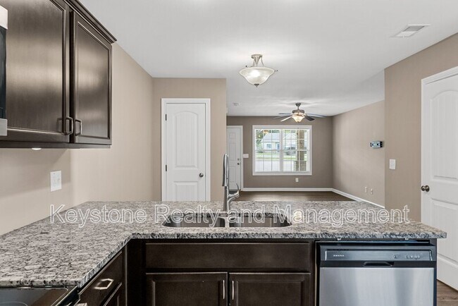 Building Photo - 301 Landrum Pl