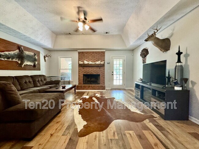 Building Photo - 173 Lee Rd 508