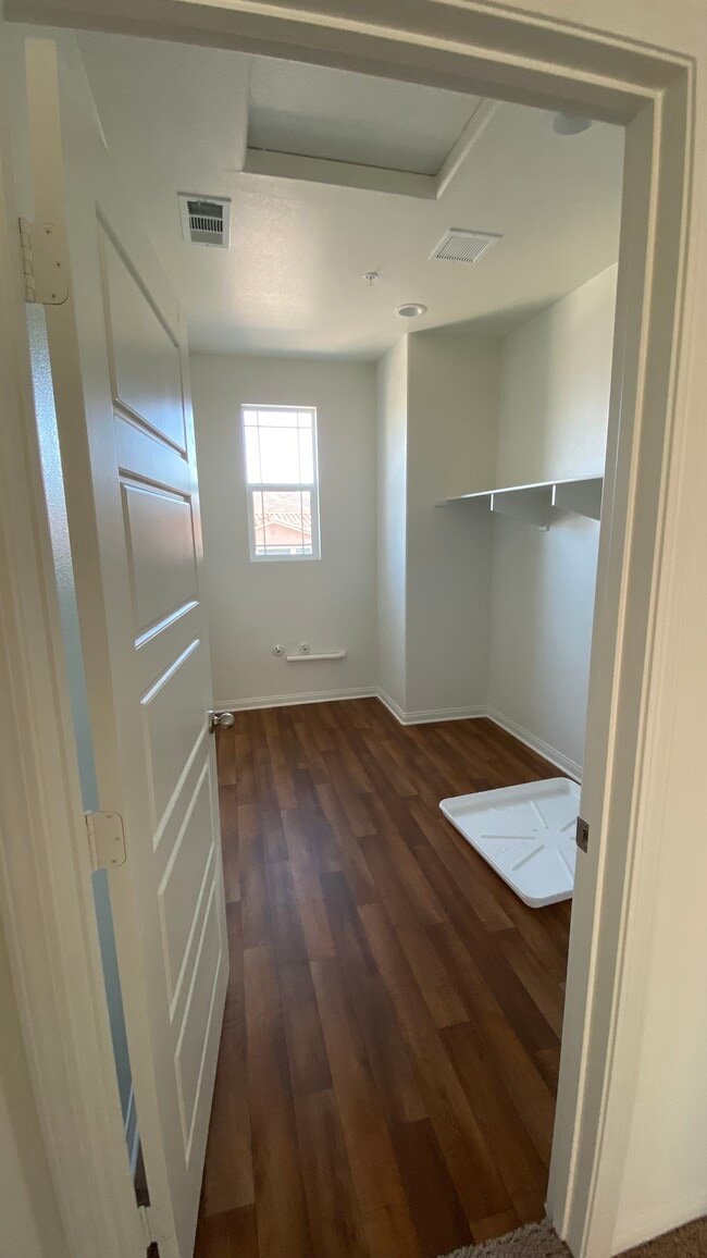 Building Photo - 24603 Fair Oaks Ln