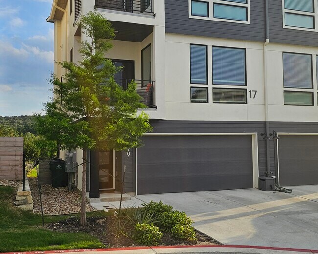 exterior maintained by HOA - 2050 Lohmans Spur Rd