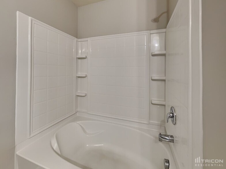 Building Photo - 6035 Loy Ct