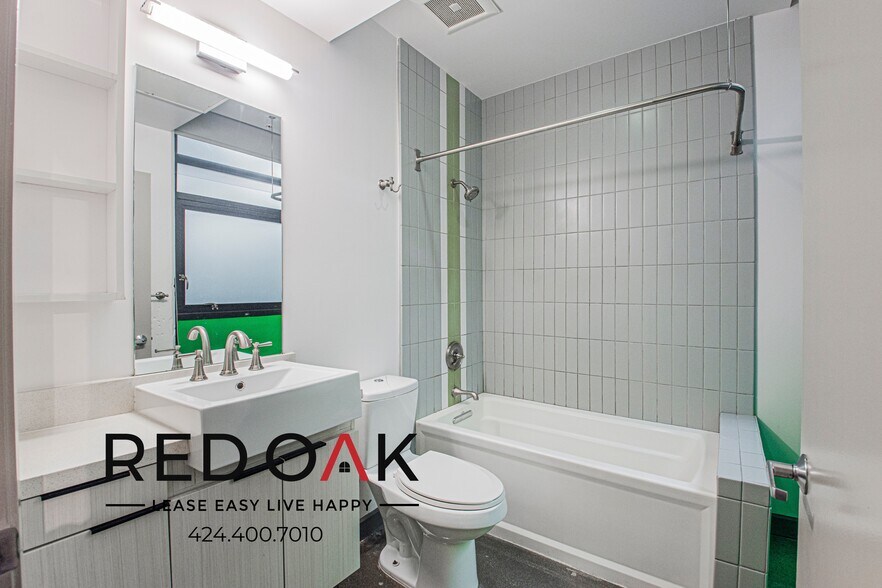 Building Photo - 430 S Broadway