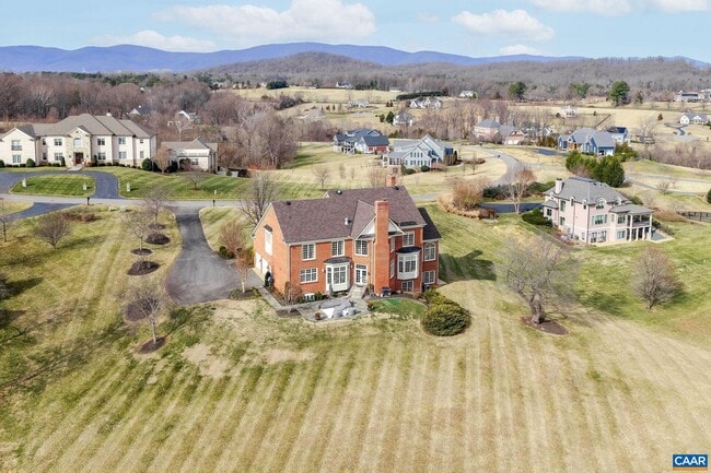 Building Photo - 585 Ragged Mountain Dr