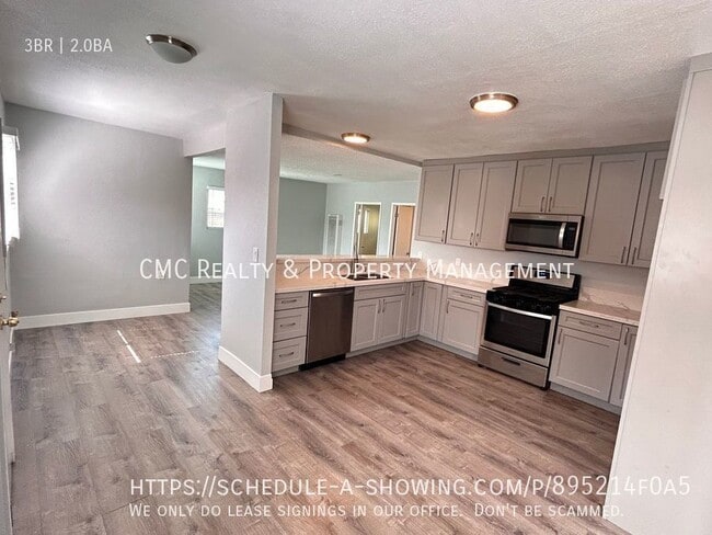 Building Photo - 1932 W 76th St