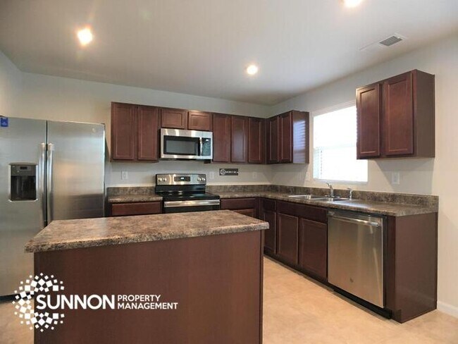 Building Photo - New Construction 3 BR & 1 Car Garage