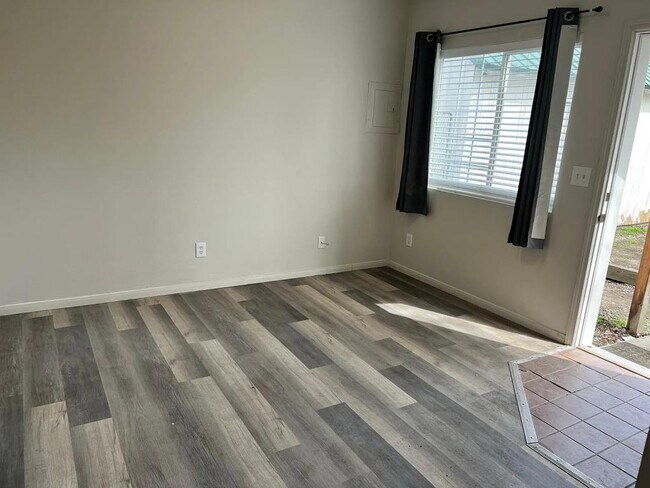 Building Photo - 227 E Ermina Ave, unit 1