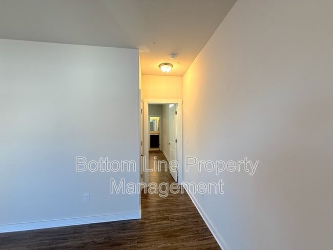 Building Photo - 706 Anglin Forest Way