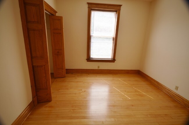 Floorplan - 854 W. Waveland