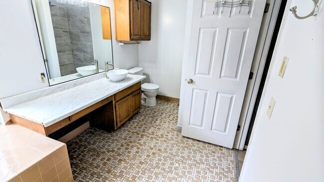 Building Photo - 7720 S Lakewood Ave