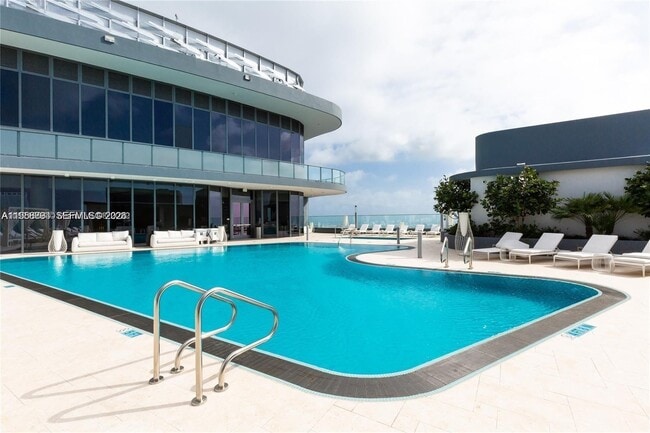 Building Photo - 1000 Brickell Plaza