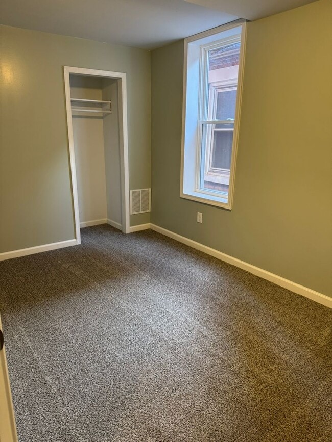 Building Photo - Large Single-Family Home on N 17th St