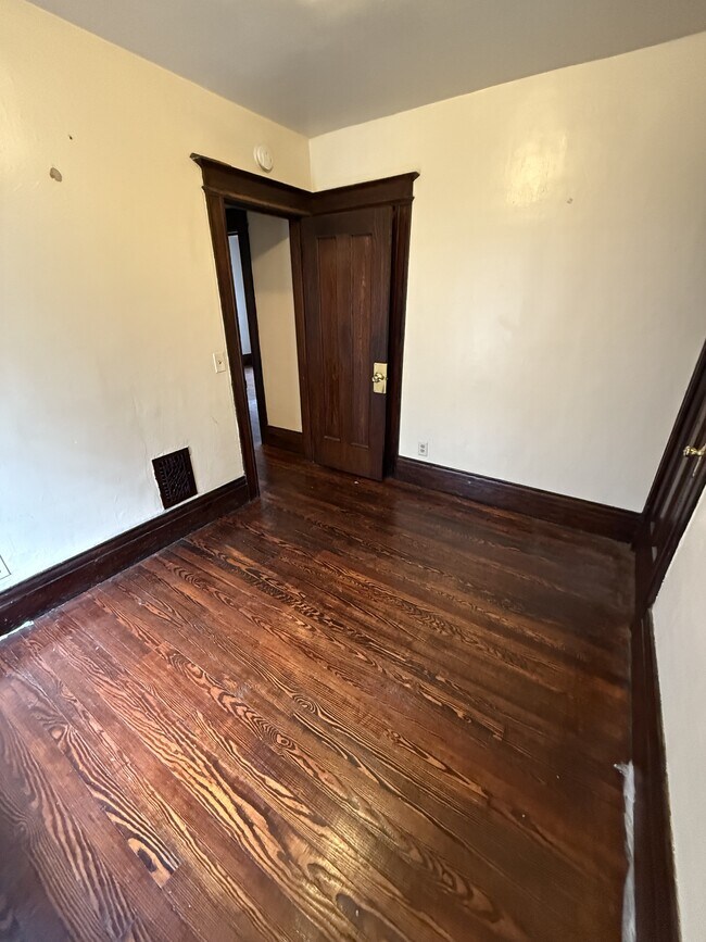 Building Photo - 65 Colvin St
