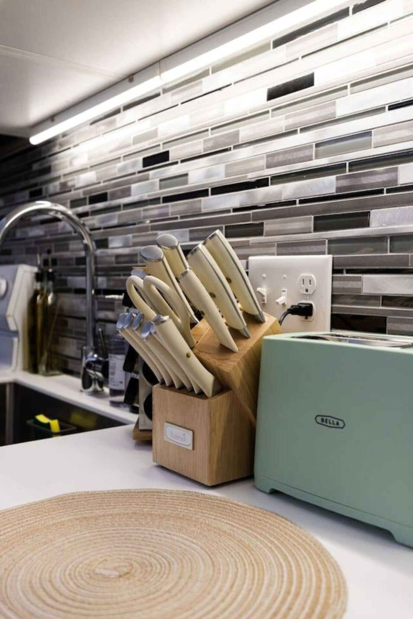 Building Photo - 12607 Larchmere Blvd