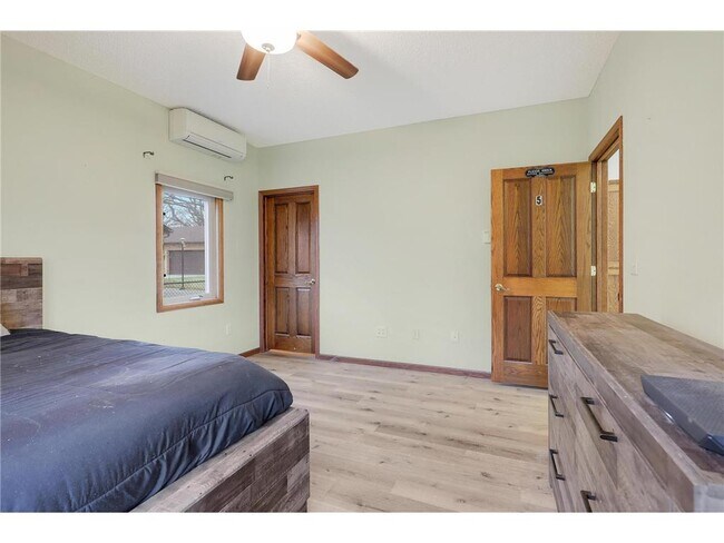 Building Photo - 11333 Welcome Ave N