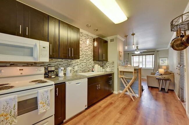 Building Photo - 220 Mitchell St