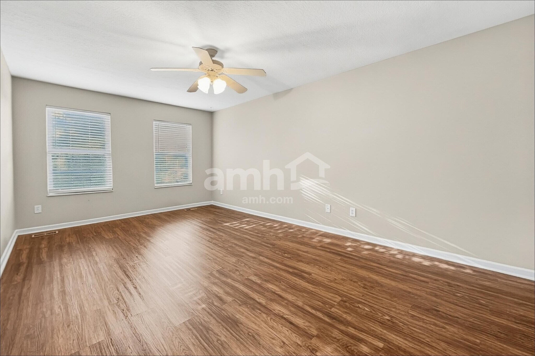 Building Photo - 4417 Oakbank Ln
