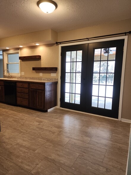 Building Photo - 1702 Clark Ave