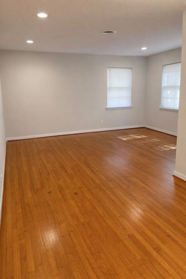 Building Photo - 6822 Neff St